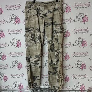 Roots Cargo Pants pockets camouflaged vintage grey green belt loops size 6